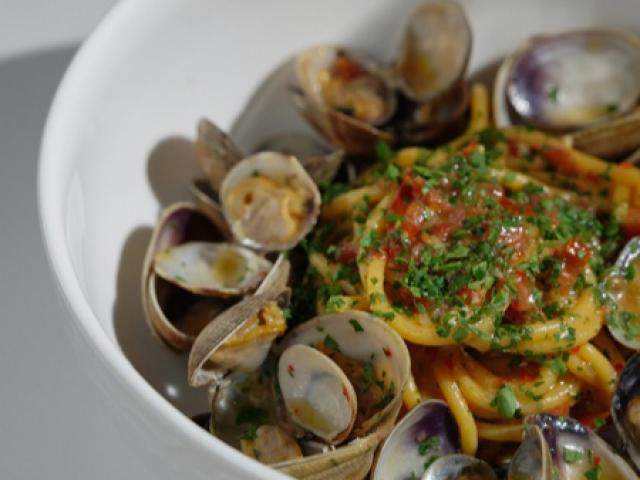 Recette de pâte aux palourdes crème et tomates chez FIALA MARÉE à Sautron et Nantes
