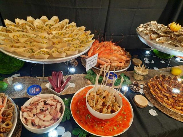 Réalisation d'un buffet traiteur avec FIALA MARÉE, événements professionnels.